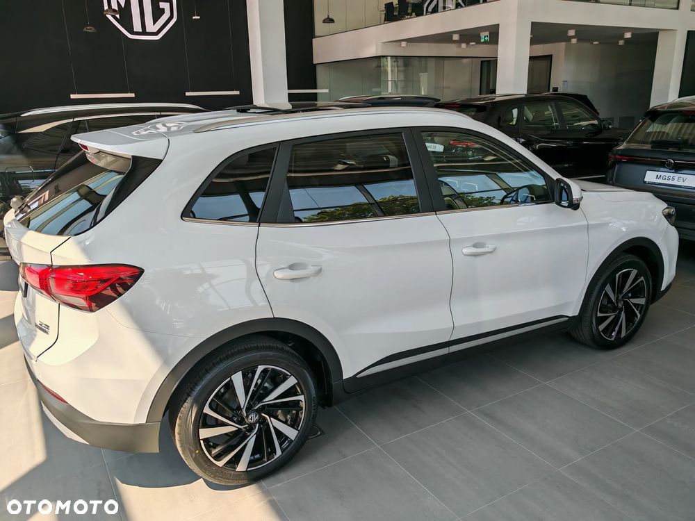 MG ZS Hybrid+ - 5