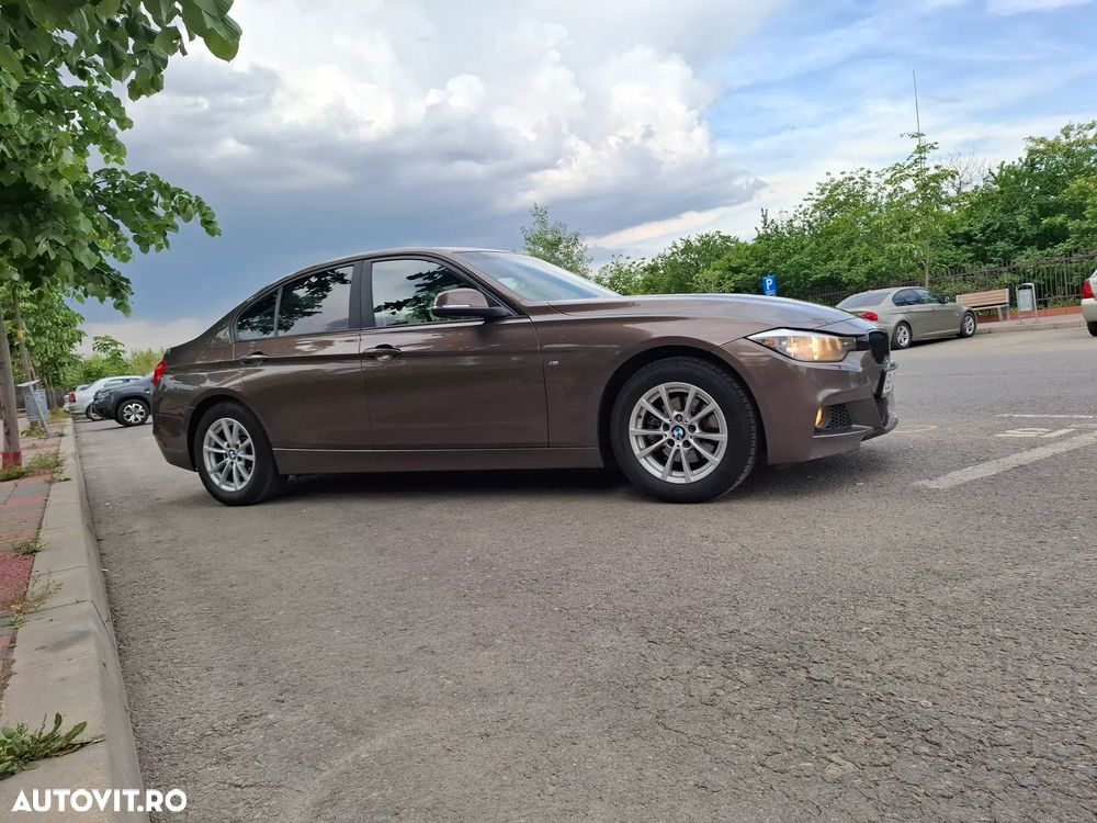 BMW Seria 3 318d Aut. Sport Line - 14