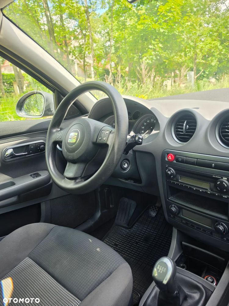 Seat Ibiza SC 1.4 16V Style - 10