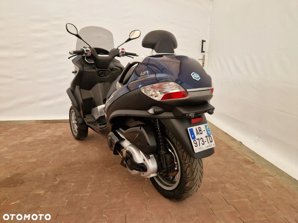 Piaggio MP-3 - 7