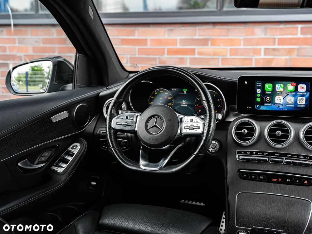Mercedes-Benz GLC 200 4Matic 9G-TRONIC AMG Line Plus - 32