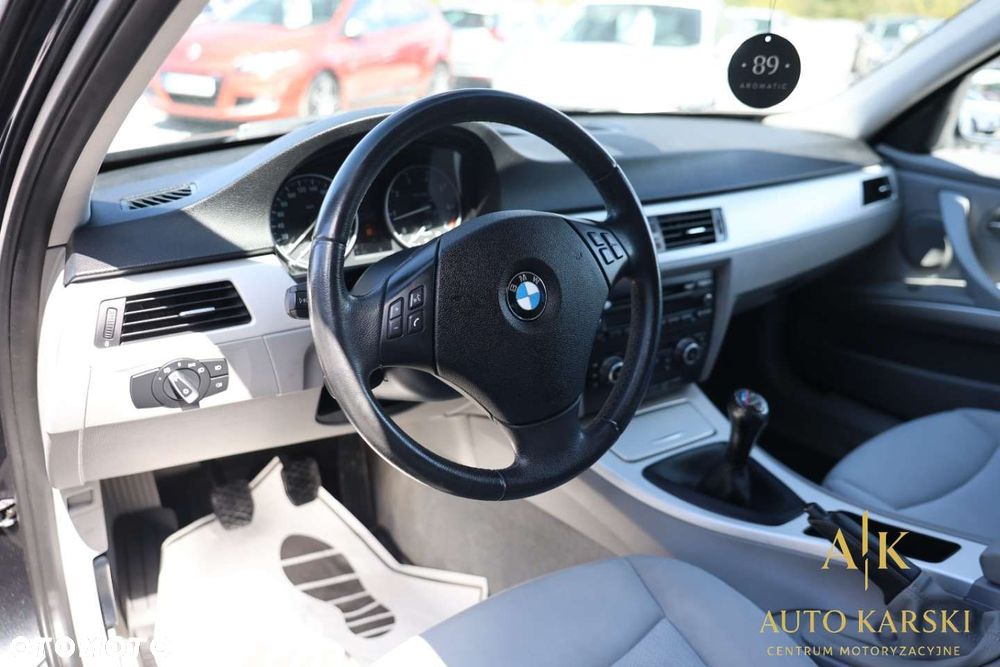 BMW Seria 3 - 27