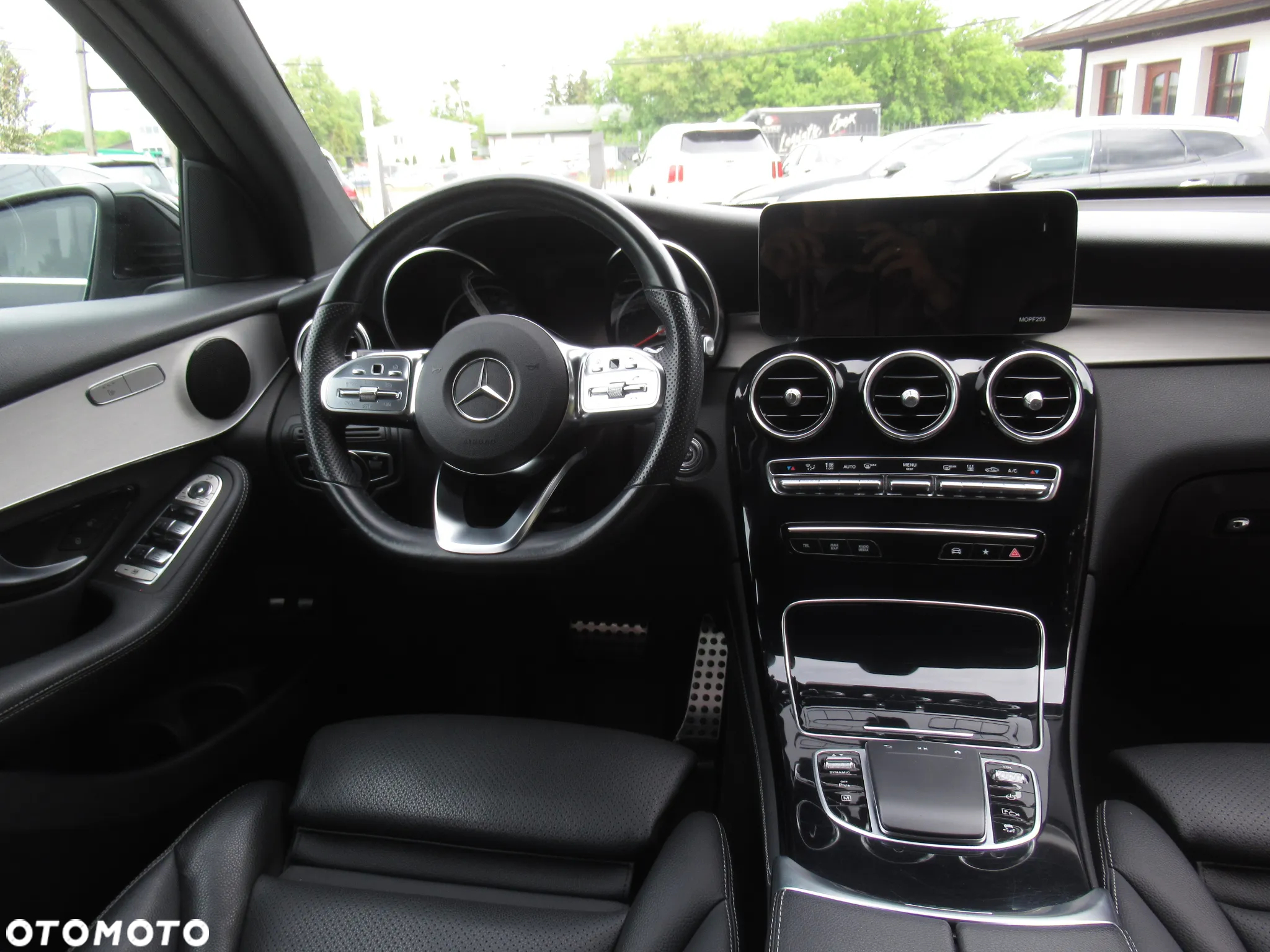 Mercedes-Benz GLC - 13