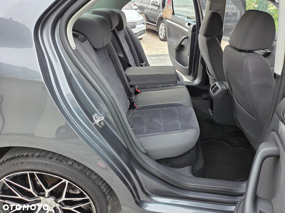 Volkswagen Jetta 2.0 FSI Comfortline - 26