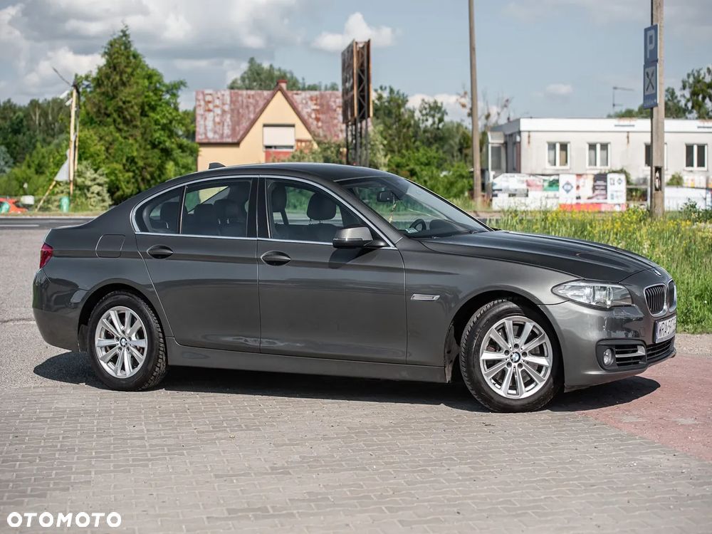 BMW Seria 5 525d xDrive - 3