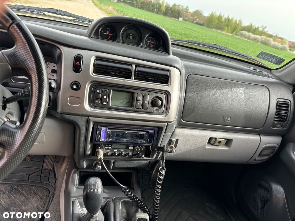 Mitsubishi Pajero Sport 2.5 TD Intense Dakar - 10