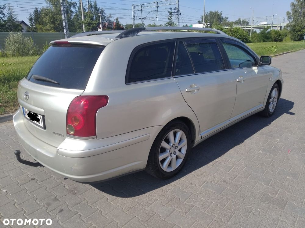 Toyota Avensis - 4