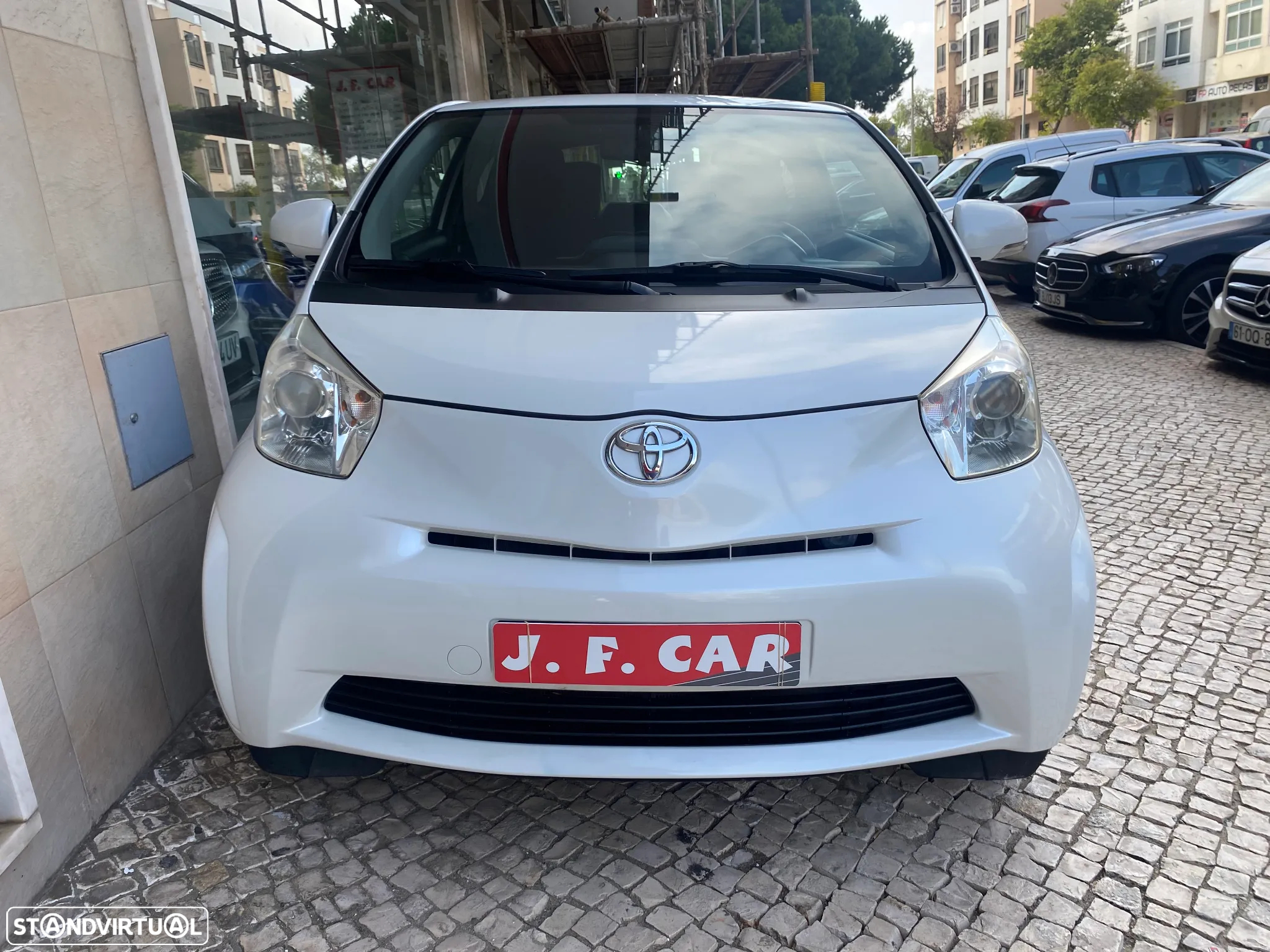 Toyota iQ 1.0 VVT-i - 14