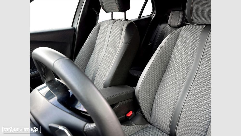 Peugeot 2008 1.2 Hybrid Allure e-DCS6 - 12