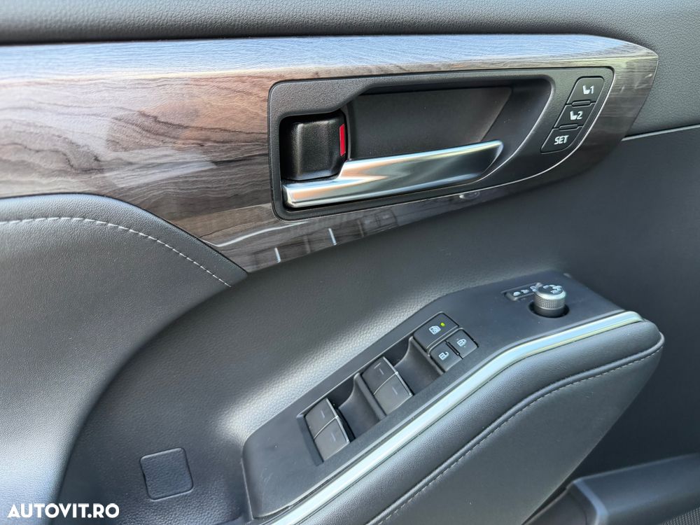 Toyota Highlander 2.5 L Dynamic Force 248CP Executive Metallic - 30