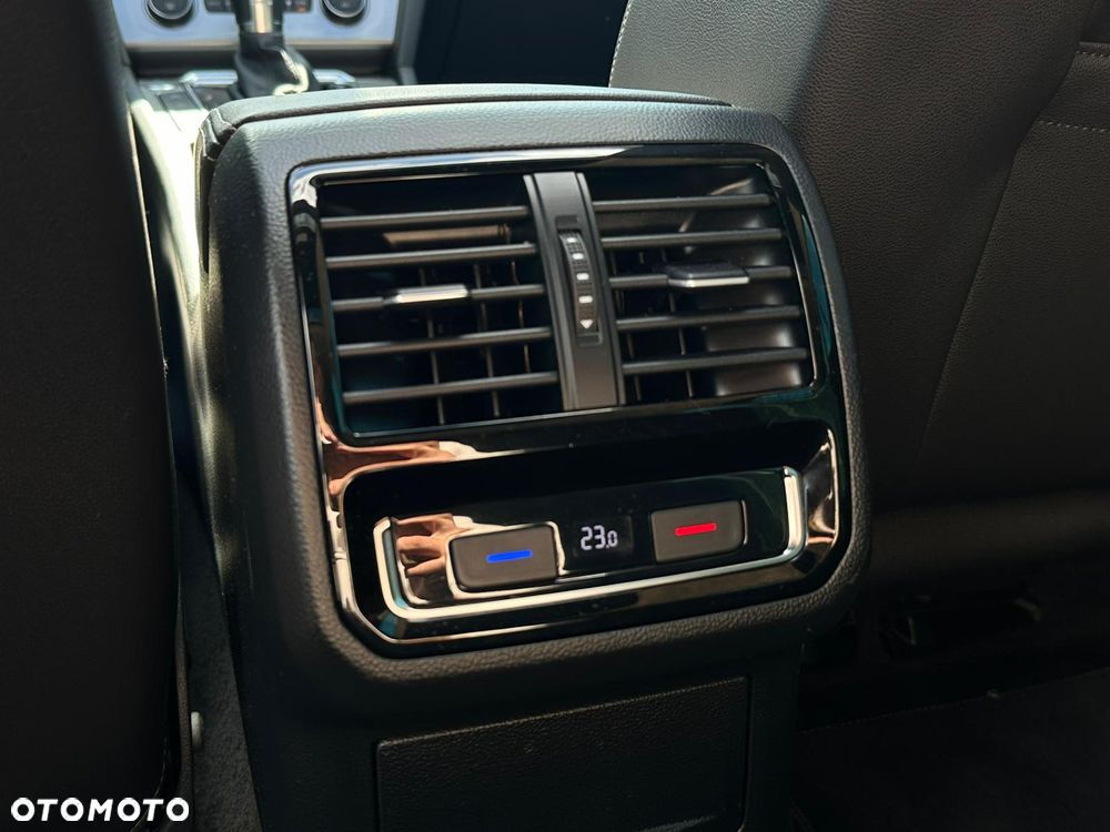 Volkswagen Passat Alltrack 2.0 TDI SCR DSG 4Motion - 32