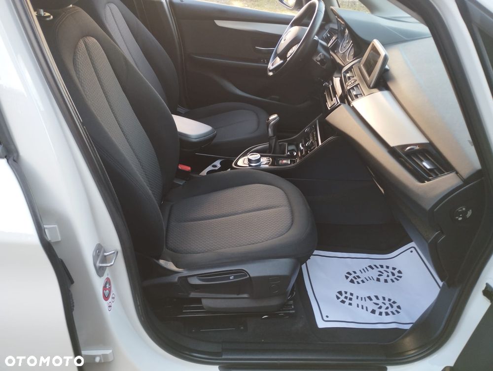 BMW Seria 2 216d - 13