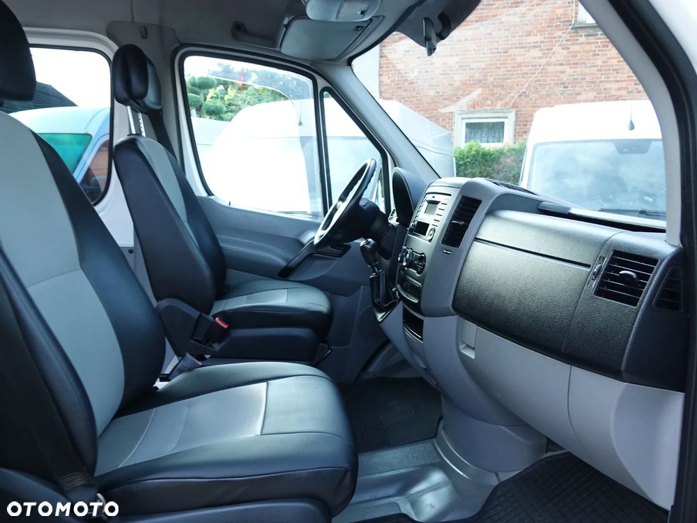 Volkswagen Crafter 5-osobowy Brygadówka + bagażnik dachowy - 9