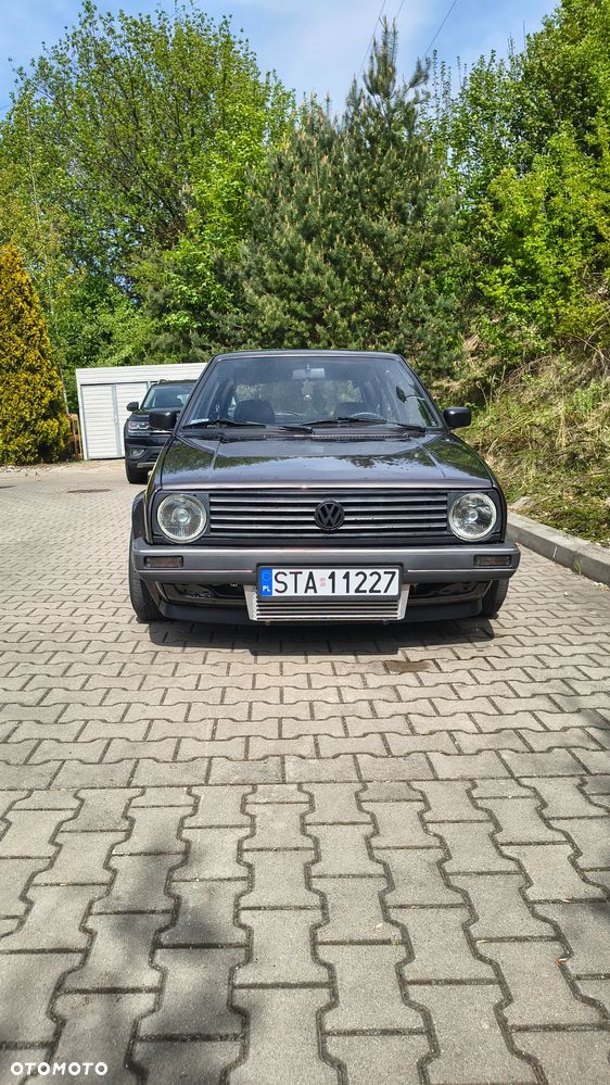 Volkswagen Golf - 1