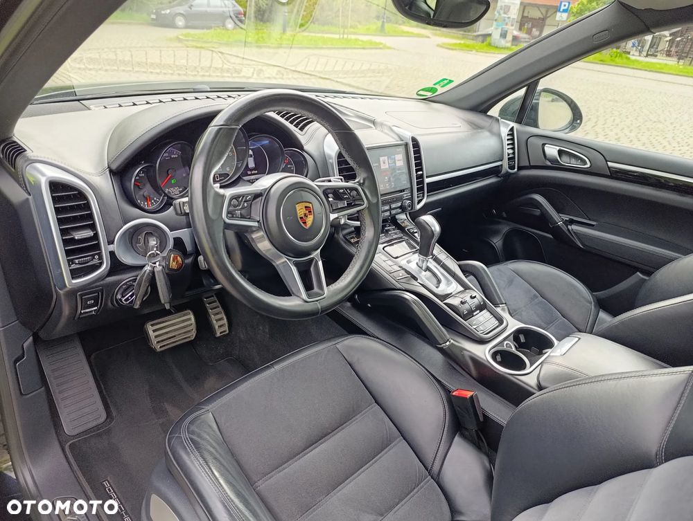 Porsche Cayenne S Platinum Edition - 13