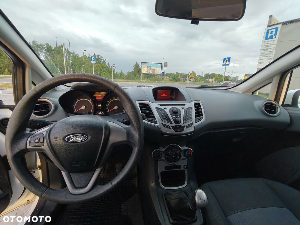 Ford Fiesta 1.4 TDCi Ambiente - 18