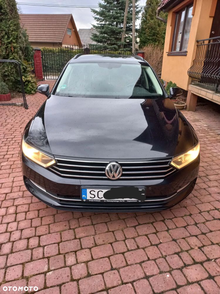 Volkswagen Passat - 1