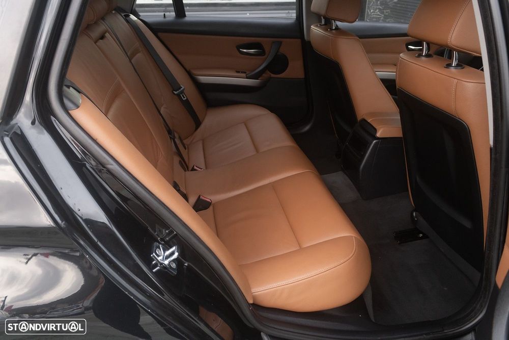 BMW 318 d Touring - 19