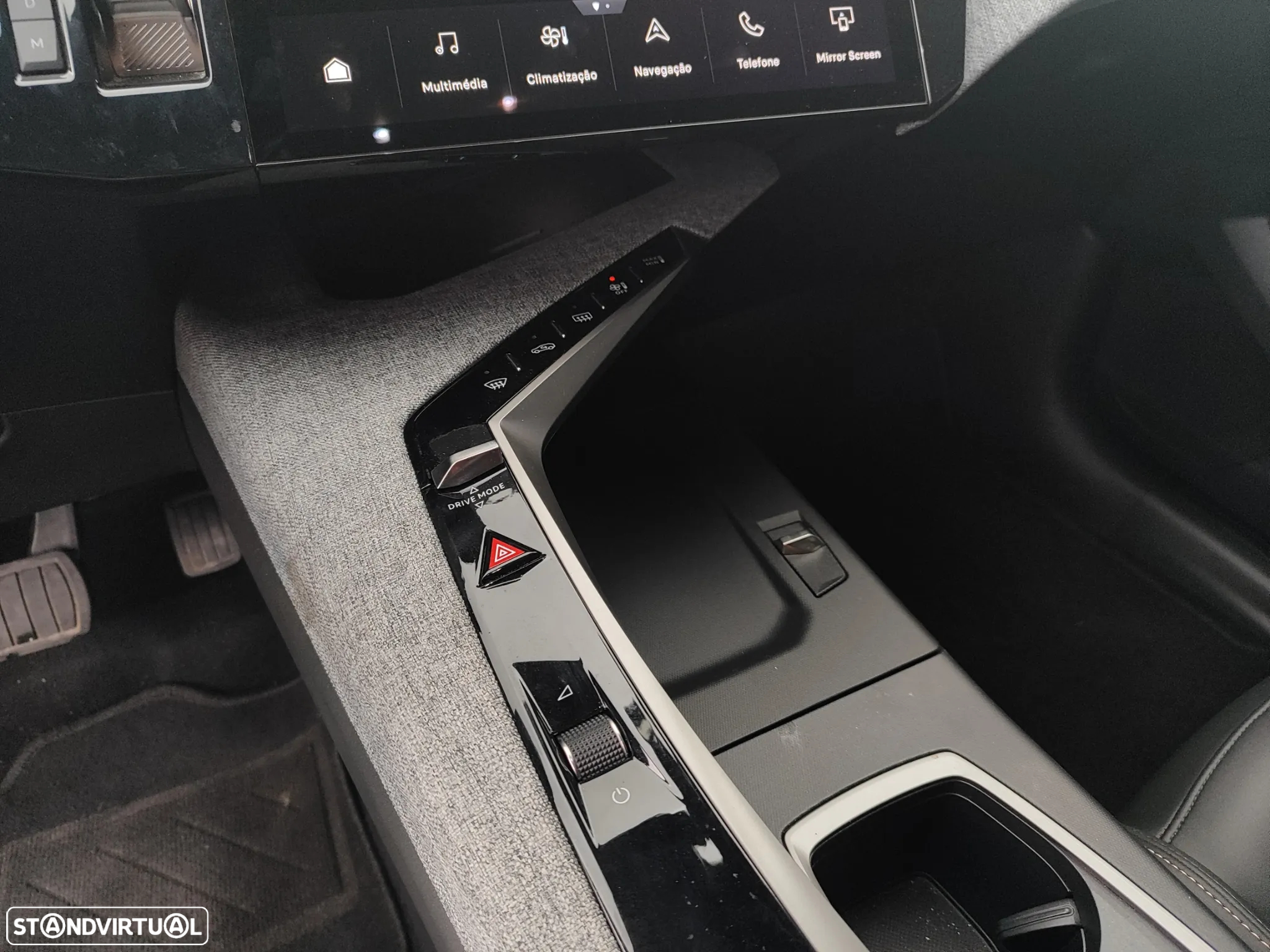 Peugeot 3008 1.2 Hybrid Allure e-DCS6 - 32