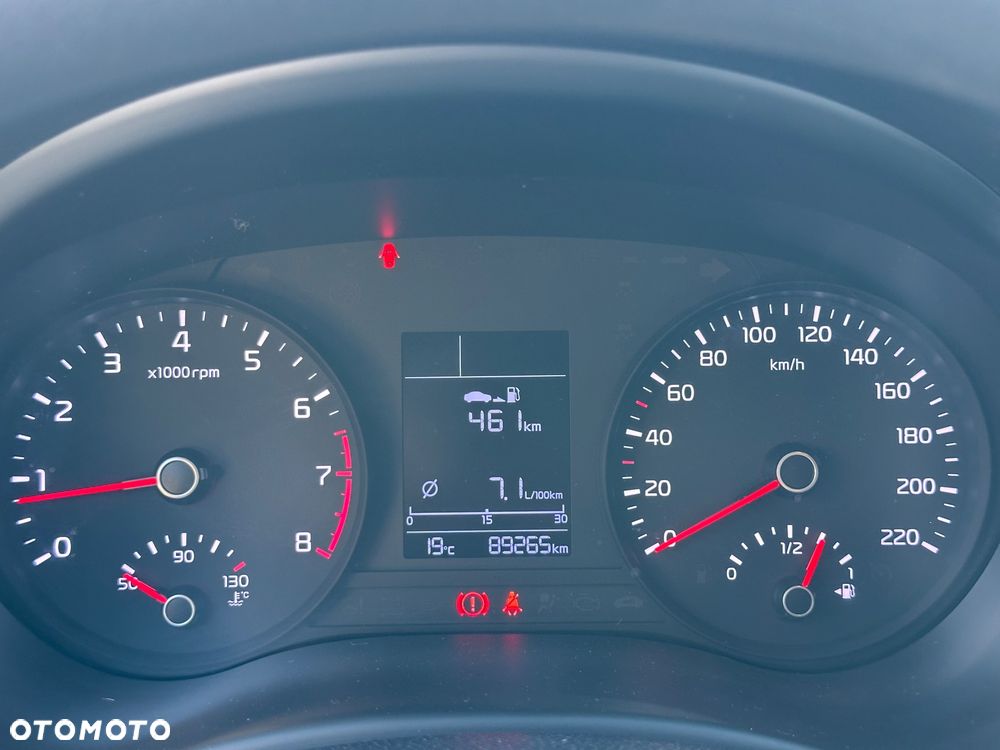 Kia Rio 1.4 L - 8