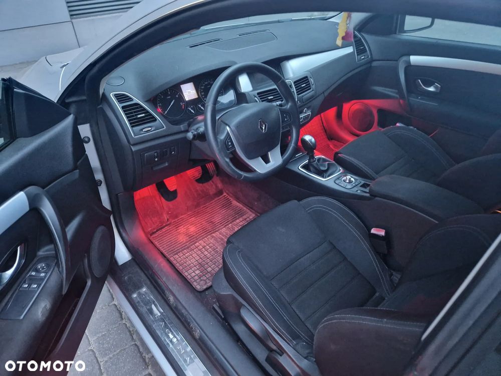 Renault Laguna 2.0 dCi Monaco GP2 - 7