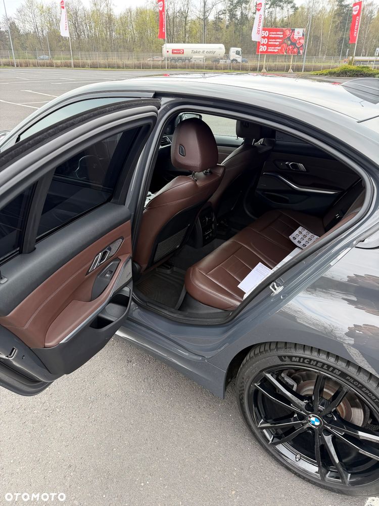 BMW Seria 3 320i GPF Sport Line - 11