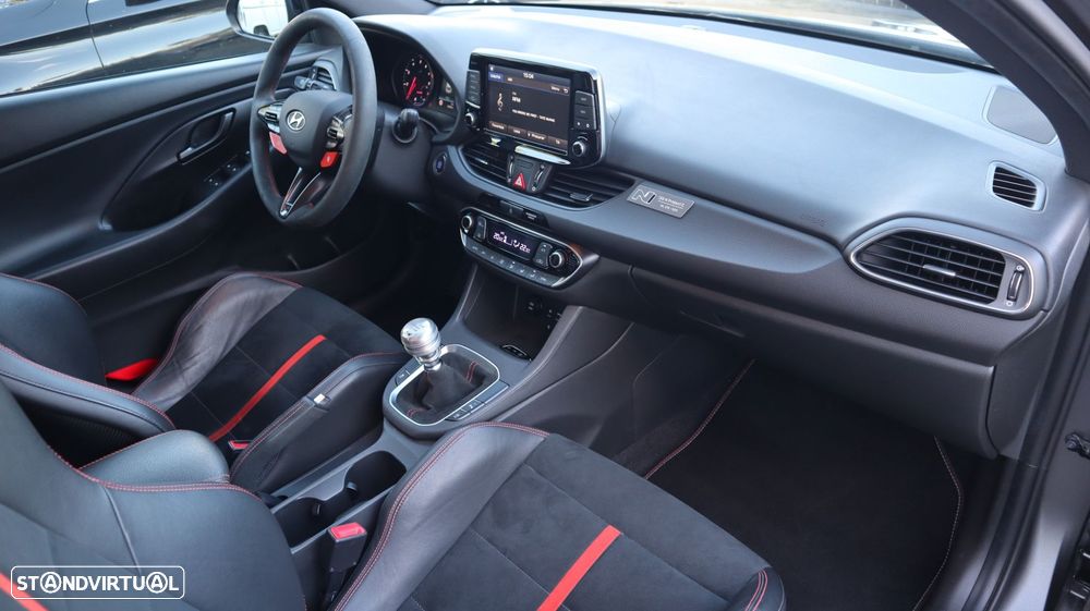 Hyundai i30 N 2.0 T-GDi Performance Pack - 16