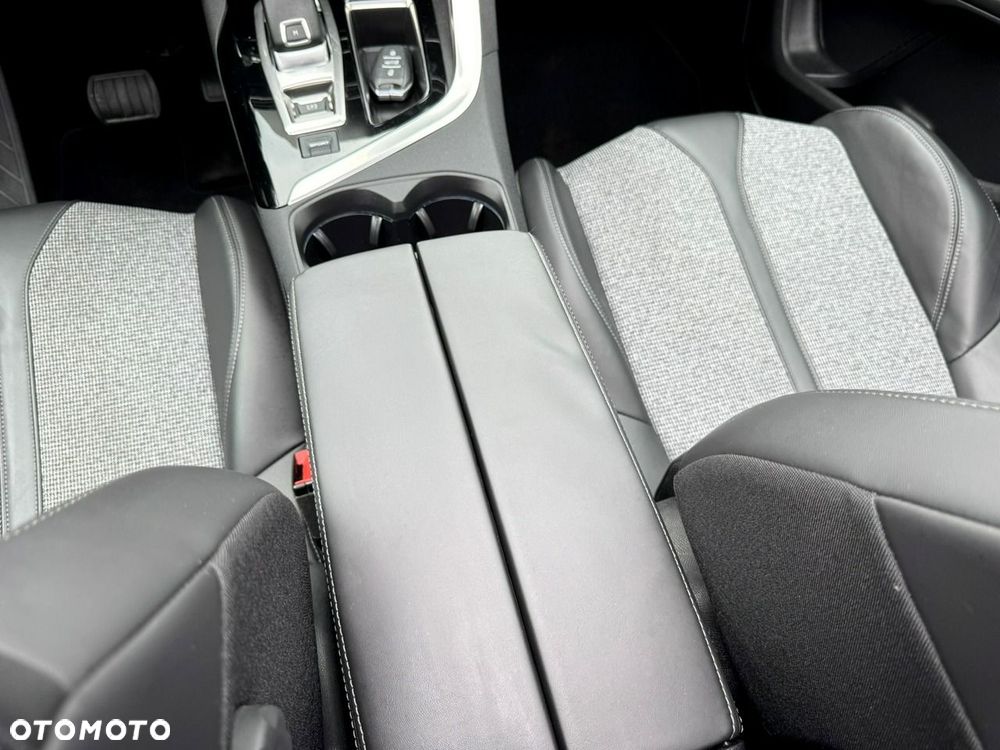 Peugeot 5008 2.0 BlueHDI GT S&S EAT8 - 19