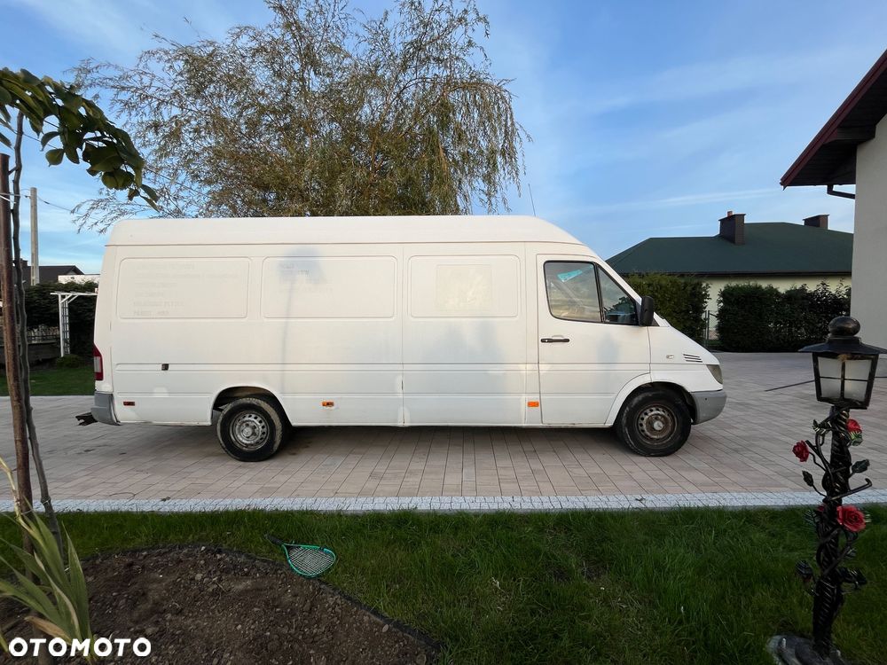 Mercedes-Benz Sprinter - 4