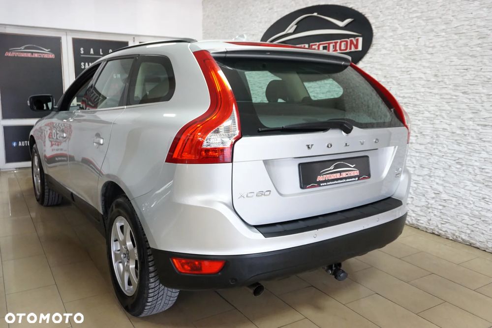 Volvo XC 60 2.4D DRIVe Momentum - 11