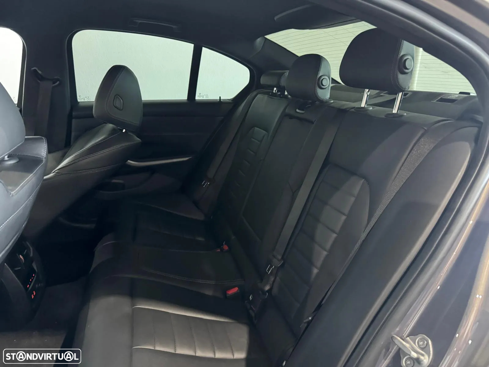 BMW 330 e Auto - 20
