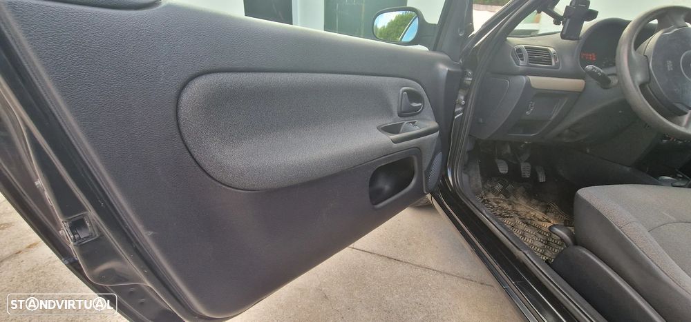 Renault Clio 1.5 dCi Confort - 9