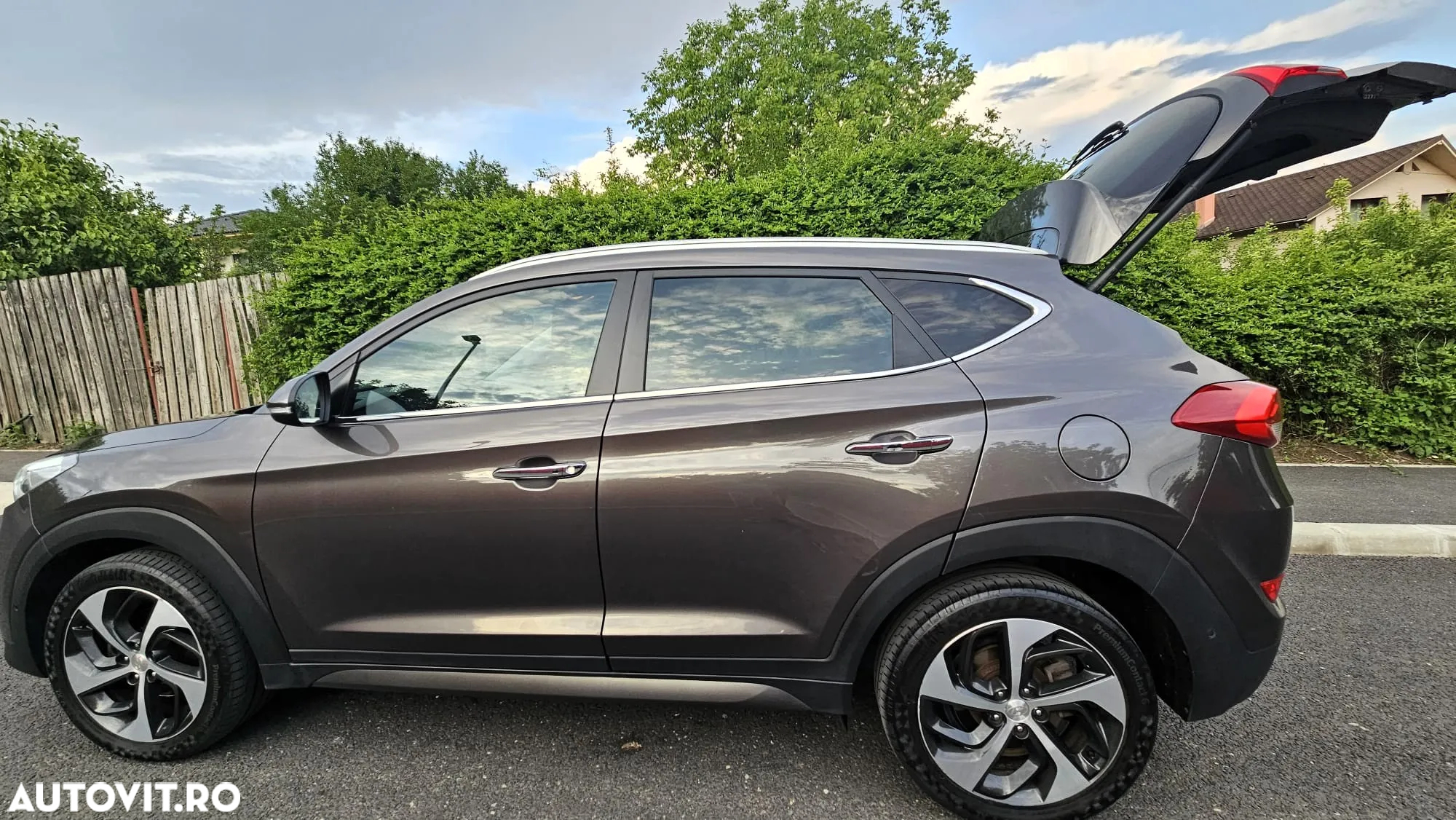 Hyundai Tucson 2.0 CRDI 4WD 6AT Premium+ - 23