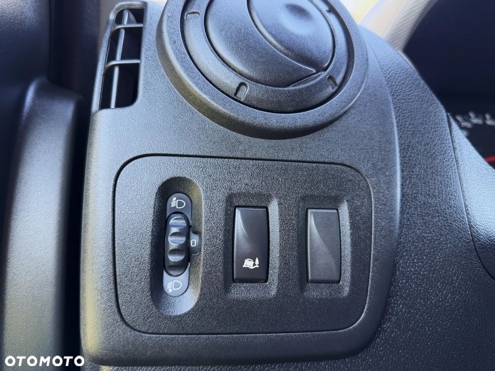 Renault MASTER L2H2 ŚREDNI KLIMA/NAWIGACJA/3osobowy - 32