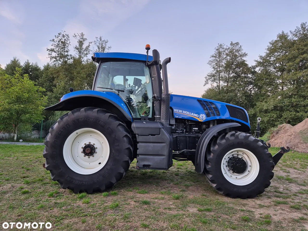 New Holland T8-300 BARDZO ŁADNY Duży traktor GPS - 9