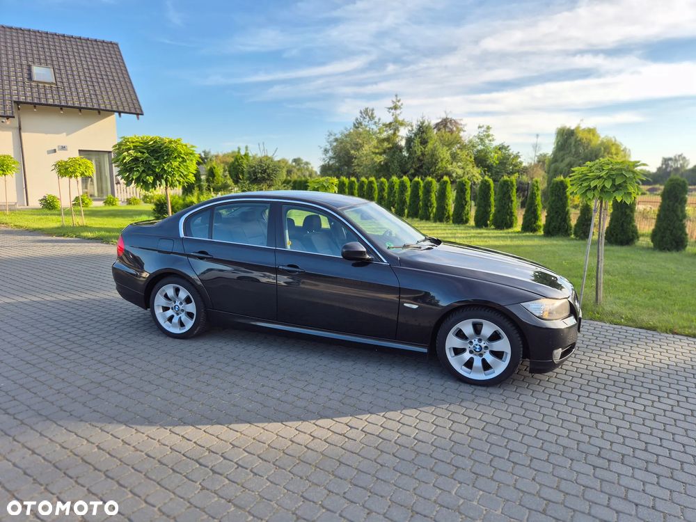 BMW Seria 3 325i Edition Sport - 24