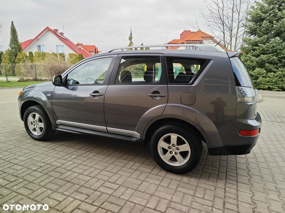 Mitsubishi Outlander - 8