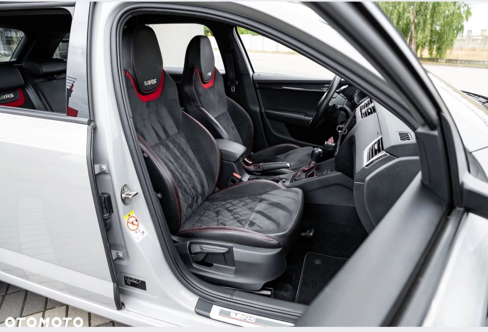 Skoda Octavia 2.0 TSI DSG RS 230 - 8