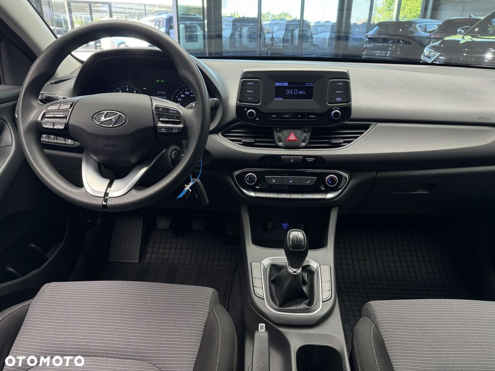 Hyundai i30 1.5 DPI Classic + - 16