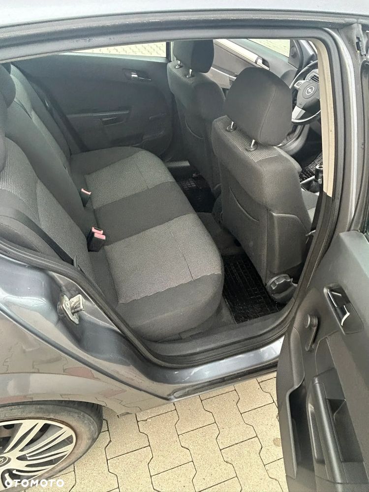 Opel Astra 1.8 Enjoy - 11