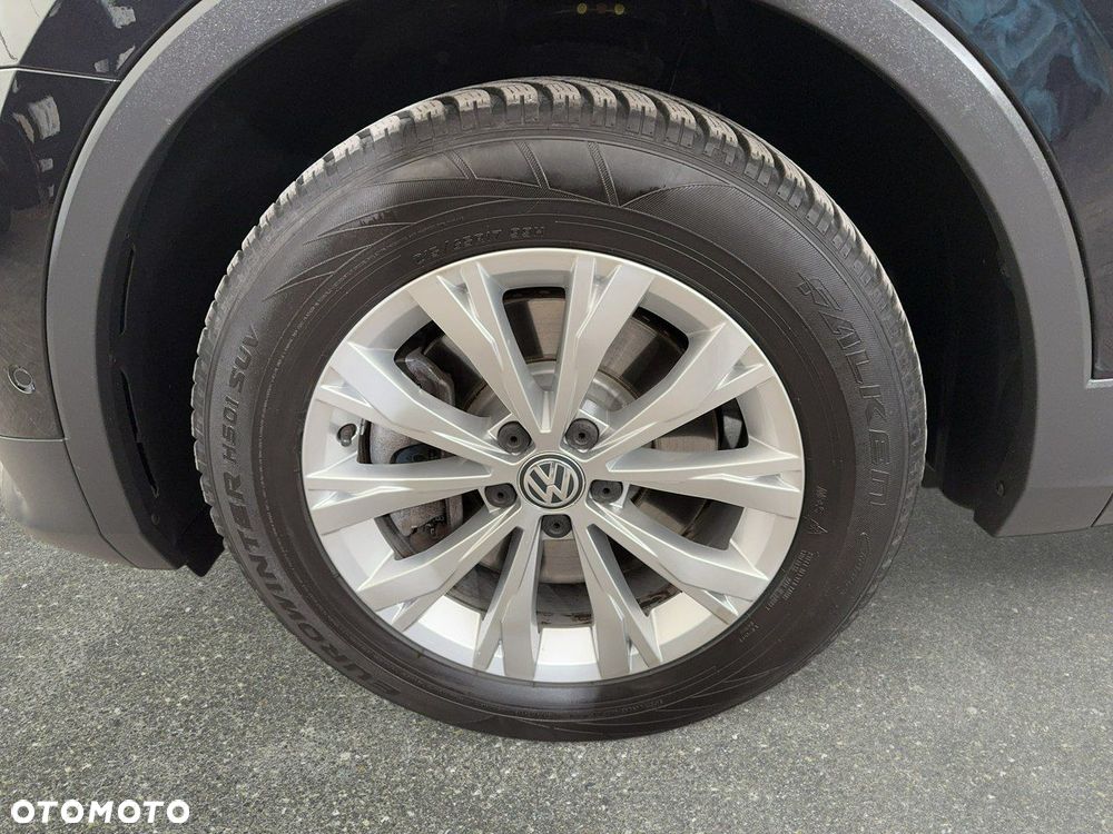 Volkswagen Tiguan - 11