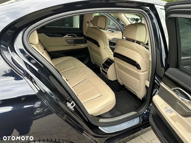 BMW Seria 7 740d xDrive - 8