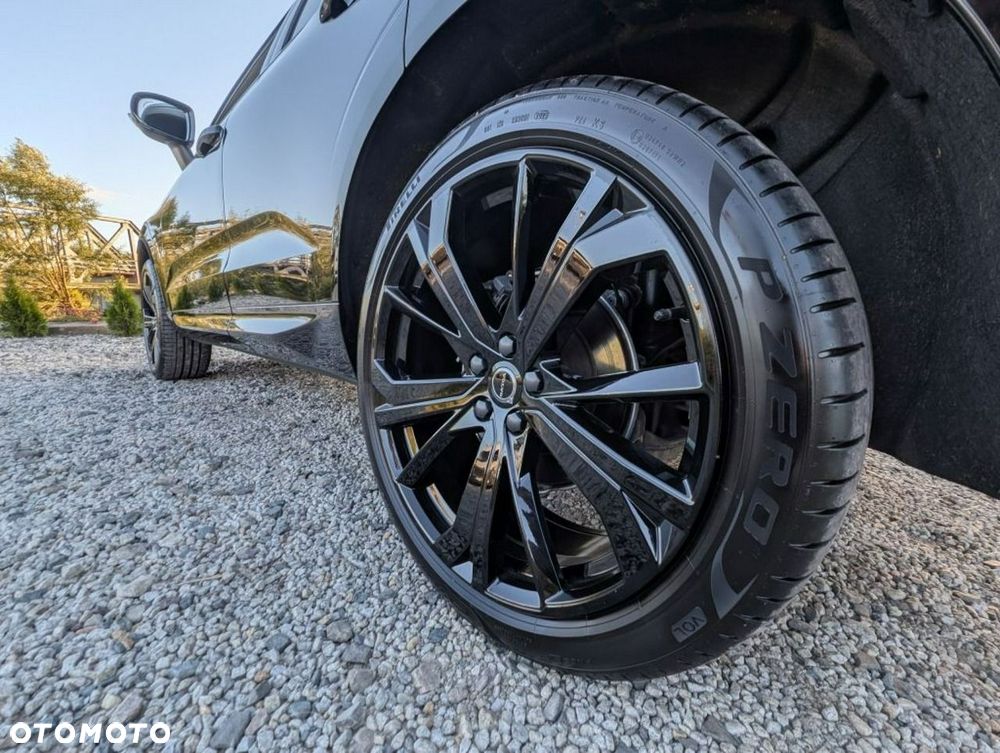 Volvo XC 60 B5 B AWD Plus Dark - 9