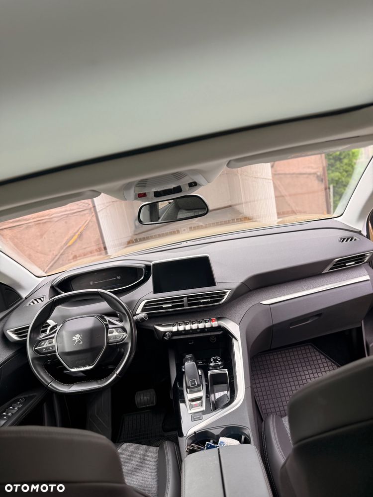 Peugeot 3008 1.2 PureTech GPF Active S&S EAT8 - 17