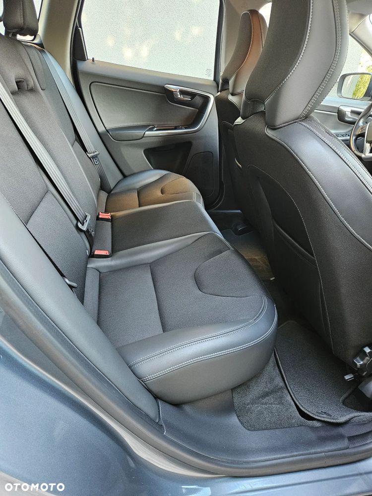 Volvo XC 60 D3 Inscription - 12