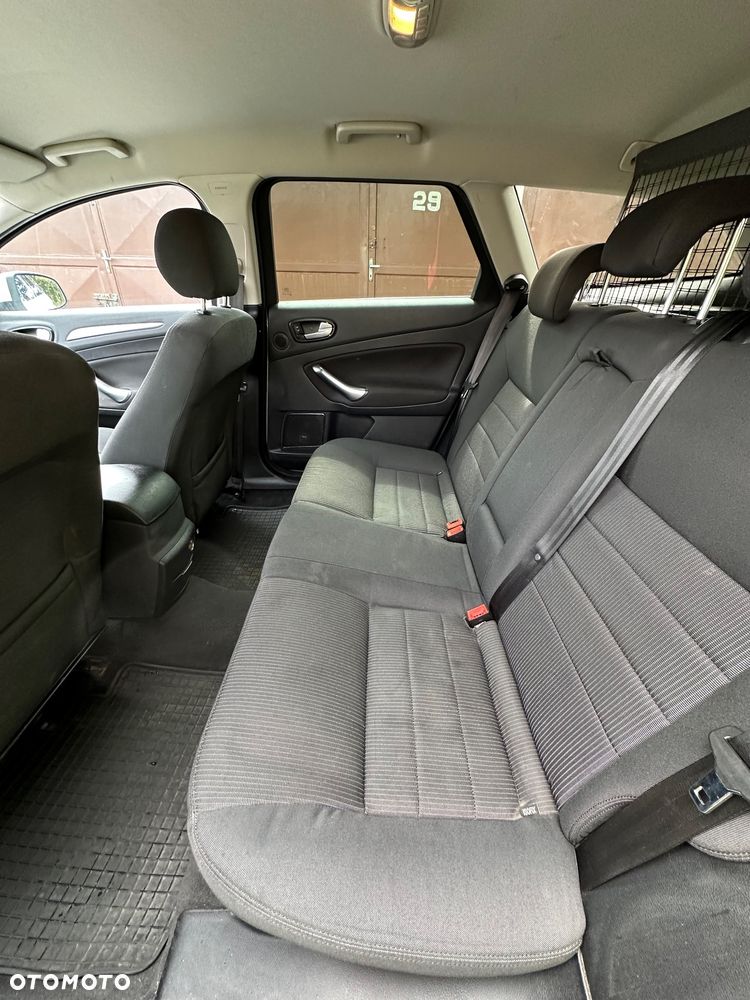 Ford Mondeo 2.0 TDCi Trend - 13