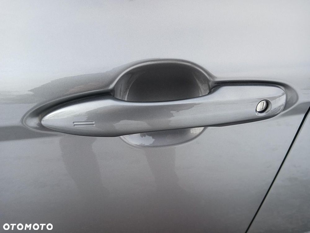 Toyota Camry 2.5 Hybrid Executive CVT - 21