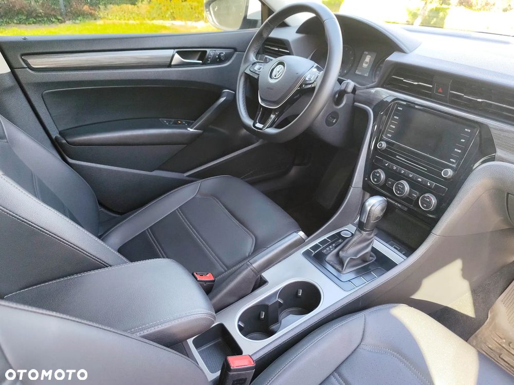 Volkswagen Passat 2.0 TSI Business DSG - 24