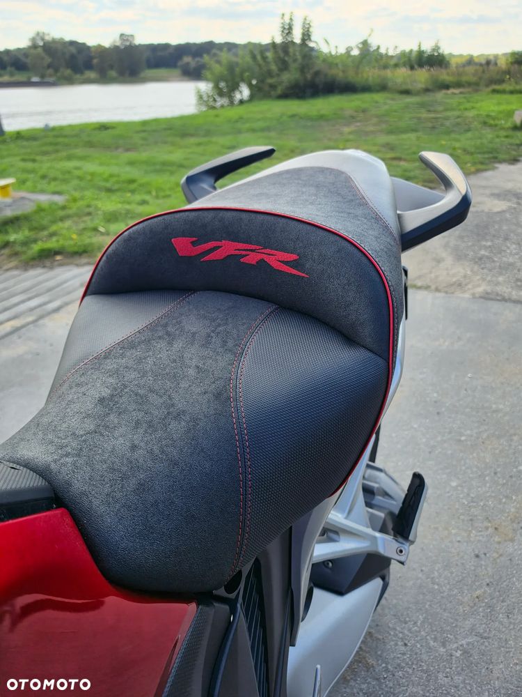 Honda VFR - 11