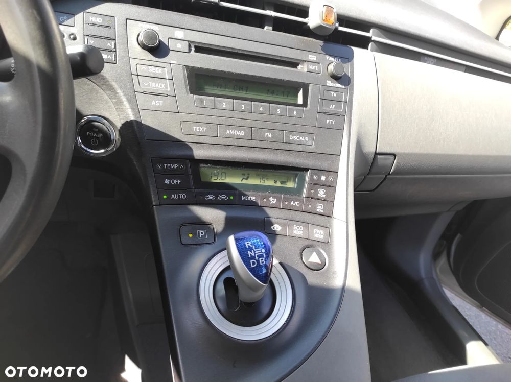 Toyota Prius (Hybrid) - 19